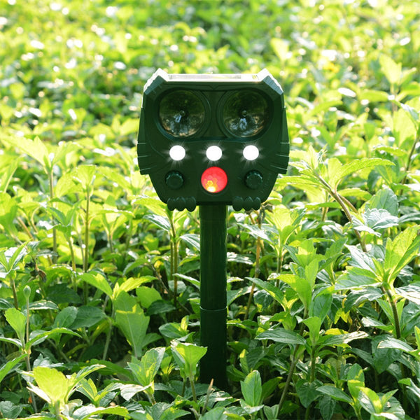 Ultrasonic Pest Animal Repeller LED Cat Dog Rat Animals Repellent